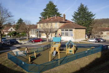 Ouverture d'une aire de jeux au Village