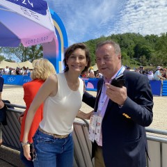 Amélie Oudéa Castera, Ministre des Sports et des Jeux Olympiques et Paralympiques de France, et Jean-Michel Fourgous, Maire d'Élancourt, Président de SQY.