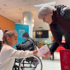 Distribution de colis gourmands aux seniors